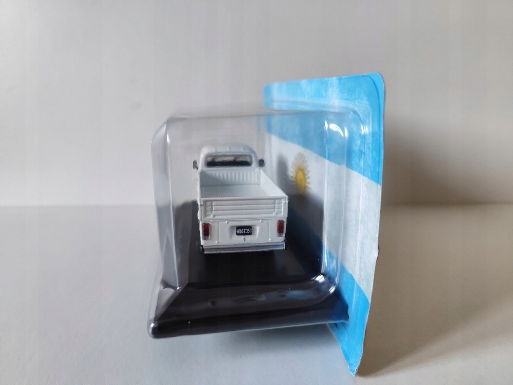Model kolekcjonerski VOLKSWAGEN Pick-up Kombi T2 1982 VW SALVAT 1:43 Model kolekcjonerski VOLKSWAGEN Pick-up Kombi T2 1982 VW SALVAT 1:43