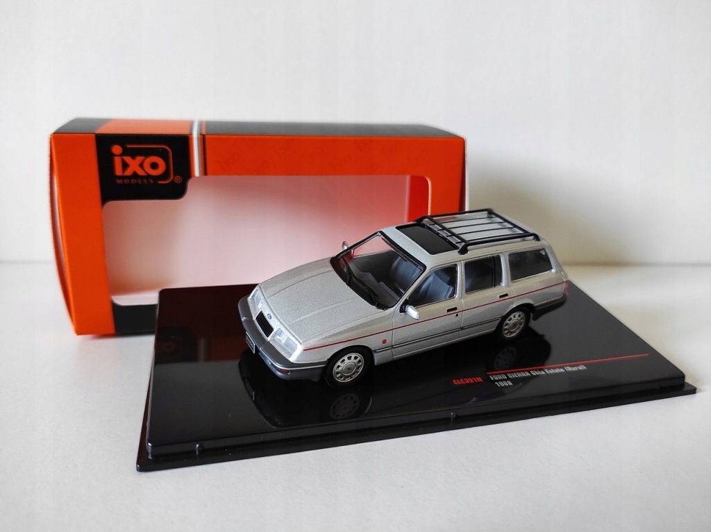 Model kolekcjonerski Ford Sierra Turnier Ghia 1988 (Rural) Srebrny IXO IXO 1:43 Model kolekcjonerski Ford Sierra Turnier Ghia 1988 (Rural) Srebrny IXO IXO 1:43