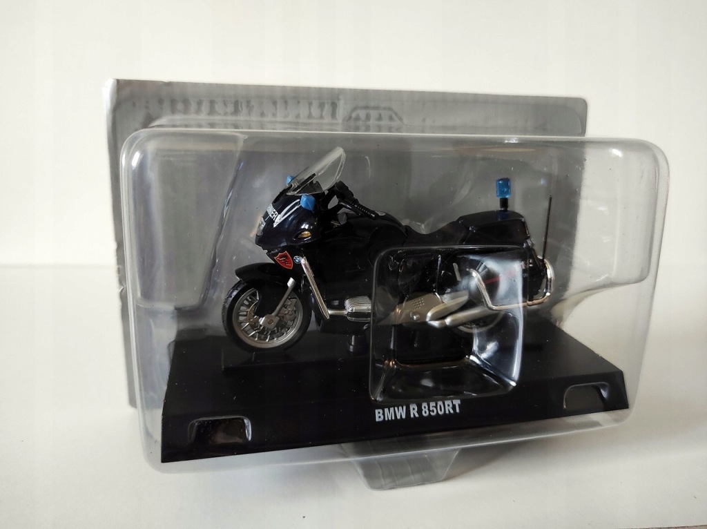 Model kolekcjonerski BMW R 850 RT Carabinieri 1:24 Model kolekcjonerski BMW R 850 RT Carabinieri 1:24