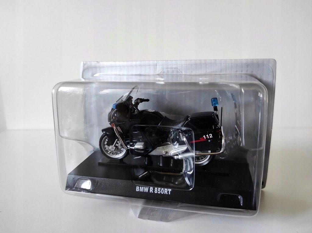 Model kolekcjonerski BMW R 850 RT Carabinieri 1:24 Model kolekcjonerski BMW R 850 RT Carabinieri 1:24
