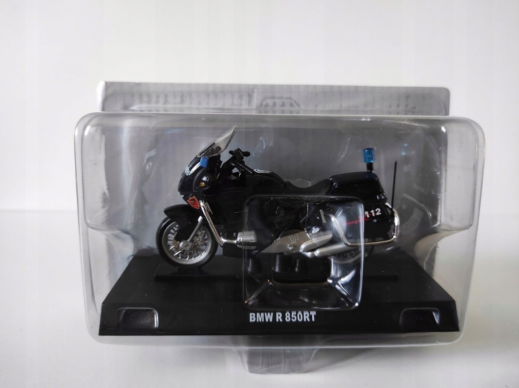 Model kolekcjonerski BMW R 850 RT Carabinieri 1:24 Model kolekcjonerski BMW R 850 RT Carabinieri 1:24
