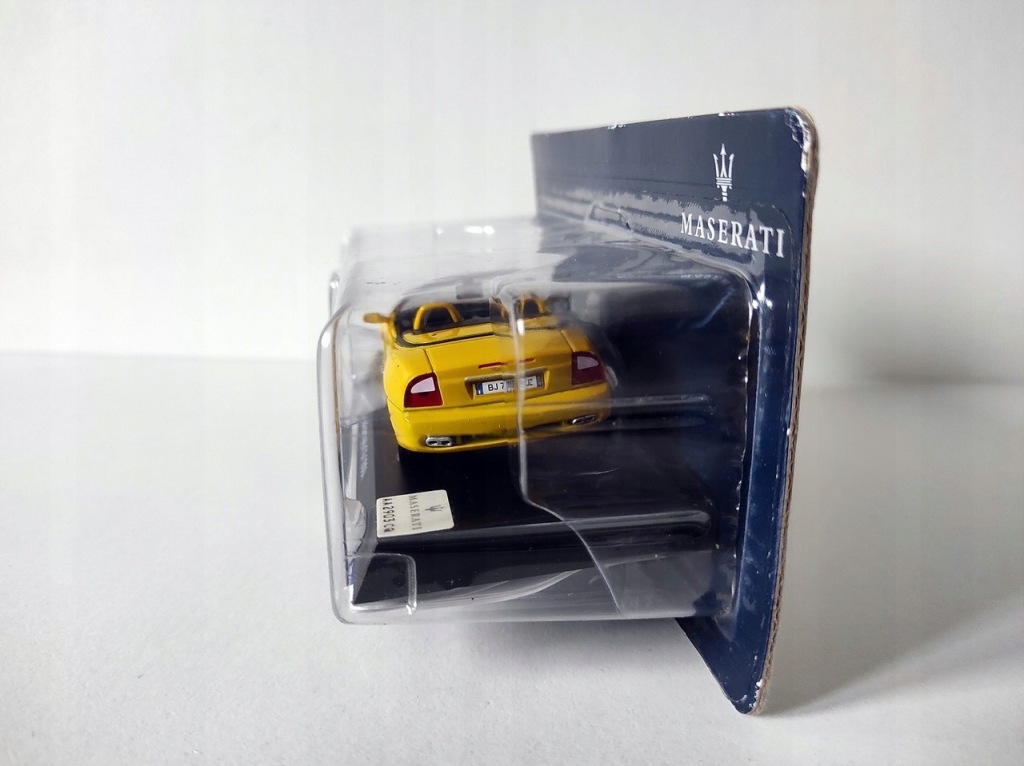 Model kolekcjonerski MASERATI SPYDER GT 2001 1:43 Model kolekcjonerski MASERATI SPYDER GT 2001 1:43