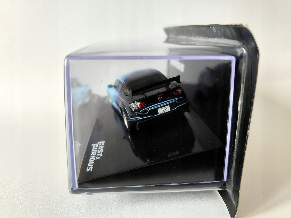 Model kolekcjonerski Mazda RX-8 (2004) Szybcy i wściekli NR 28 Fast and Furious Deagostini 1:43 Model kolekcjonerski Mazda RX-8 (2004) Szybcy i wściekli NR 28 Fast and Furious Deagostini 1:43