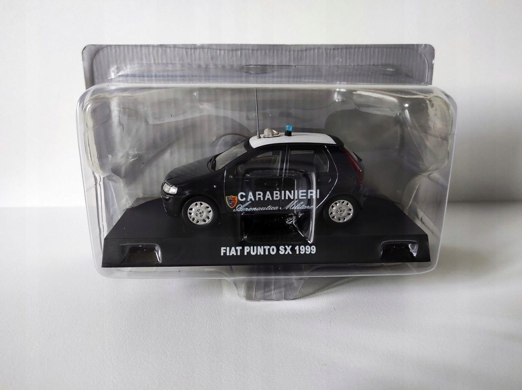 Model kolekcjonerski Fiat Punto SX 1999 CARABINIERI DeAgostini 1:43 Model kolekcjonerski Fiat Punto SX 1999 CARABINIERI DeAgostini 1:43