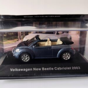 Model kolekcjonerski Volkswagen New Beetle Cabrio 2003 DeAgostini + Gazetka 1:43 Model kolekcjonerski Volkswagen New Beetle Cabrio 2003 DeAgostini + Gazetka 1:43
