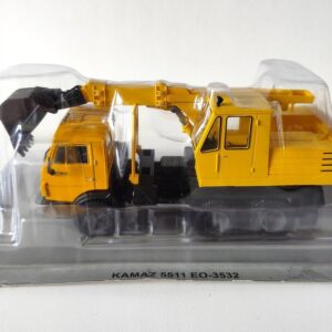 Model kolekcjonerski Kamaz 5511 koparka EO-3532 Kultowe Ciężarówki PRL-u 1:43 Model kolekcjonerski Kamaz 5511 koparka EO-3532 Kultowe Ciężarówki PRL-u 1:43